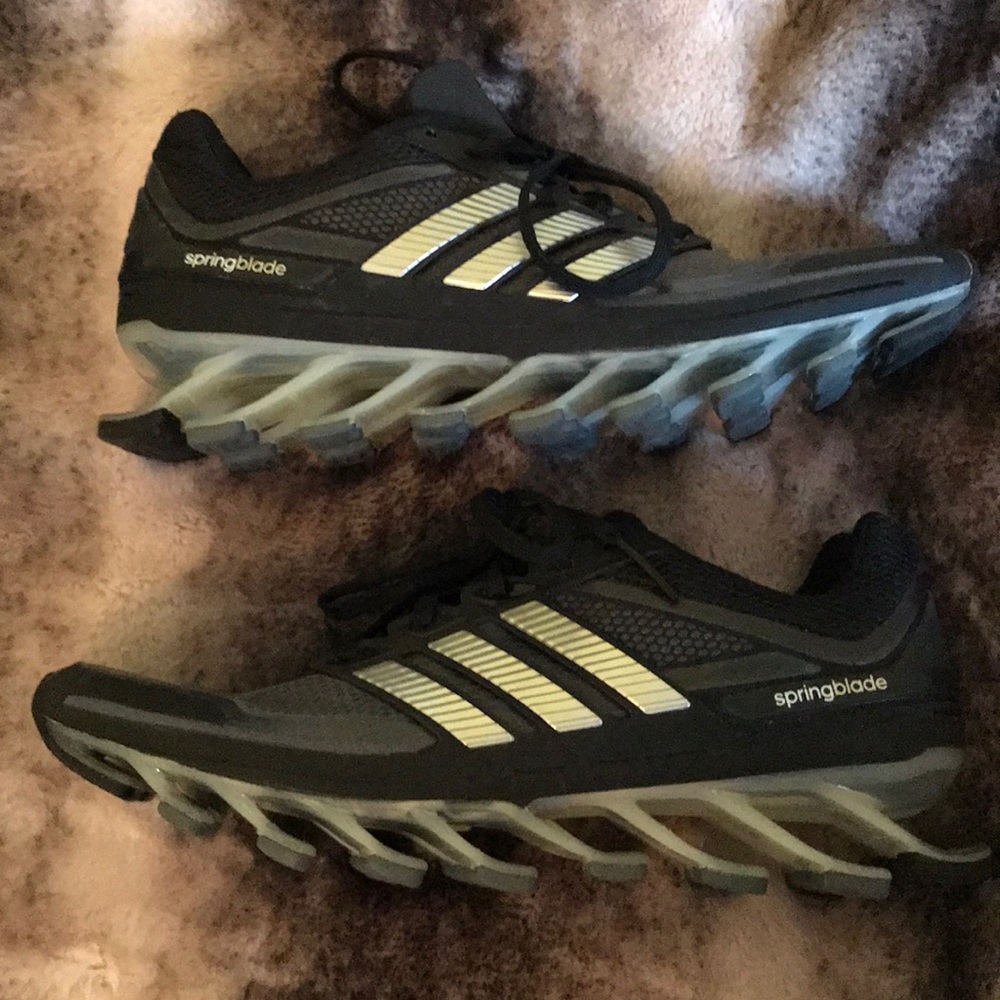 Men’s adidas spring blade shoe